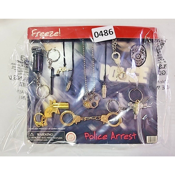 Vintage Vending Display Board Freeze! Police Pretend 0486 - Picture 2 of 2